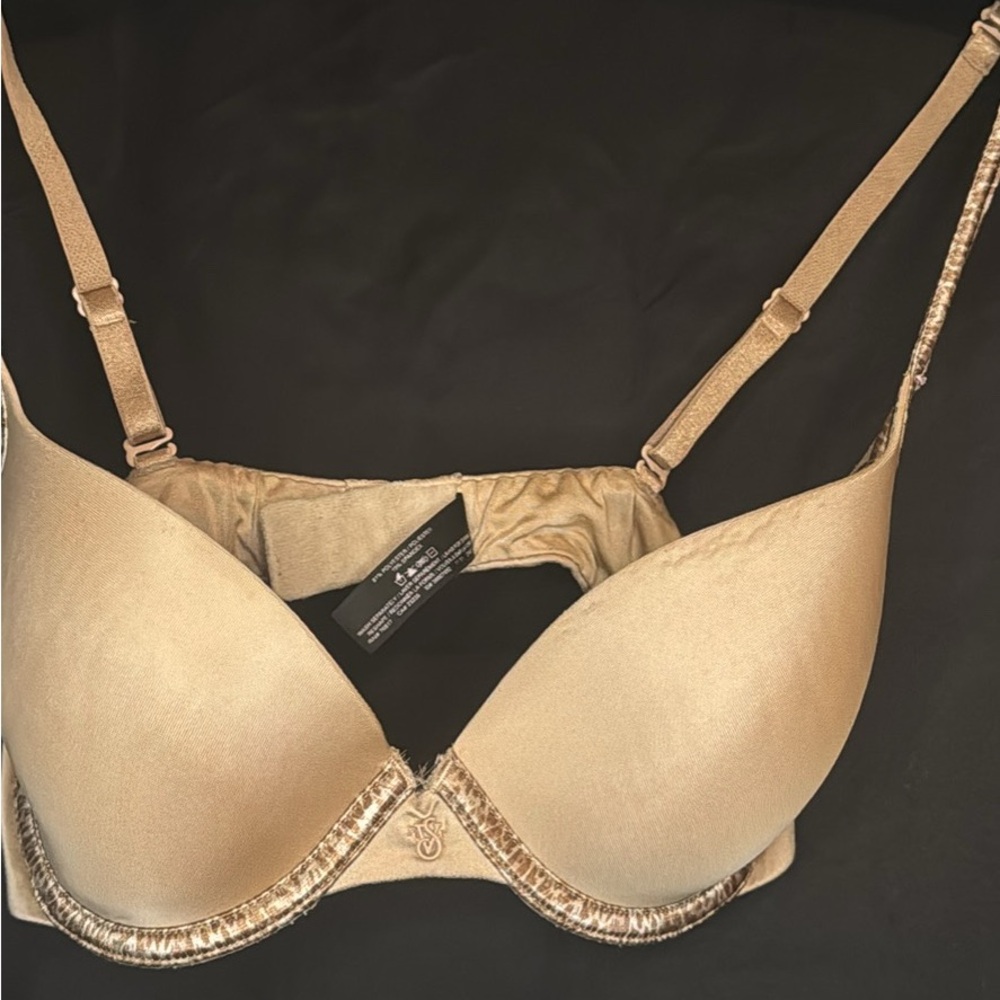 Victoria Secret 32D Bra‎ Lightly Padded